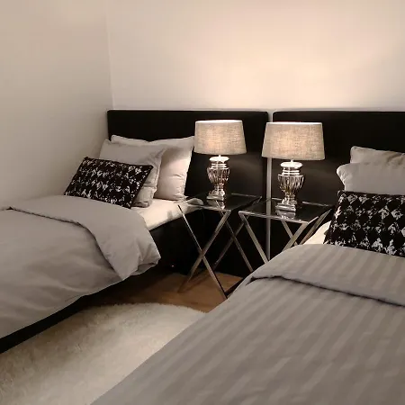 Charming Pine View * Vantaa