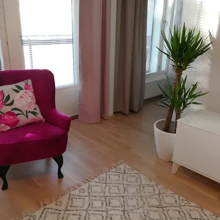 Charming Pine View * Vantaa