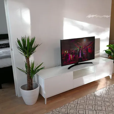 Charming Pine View * Vantaa